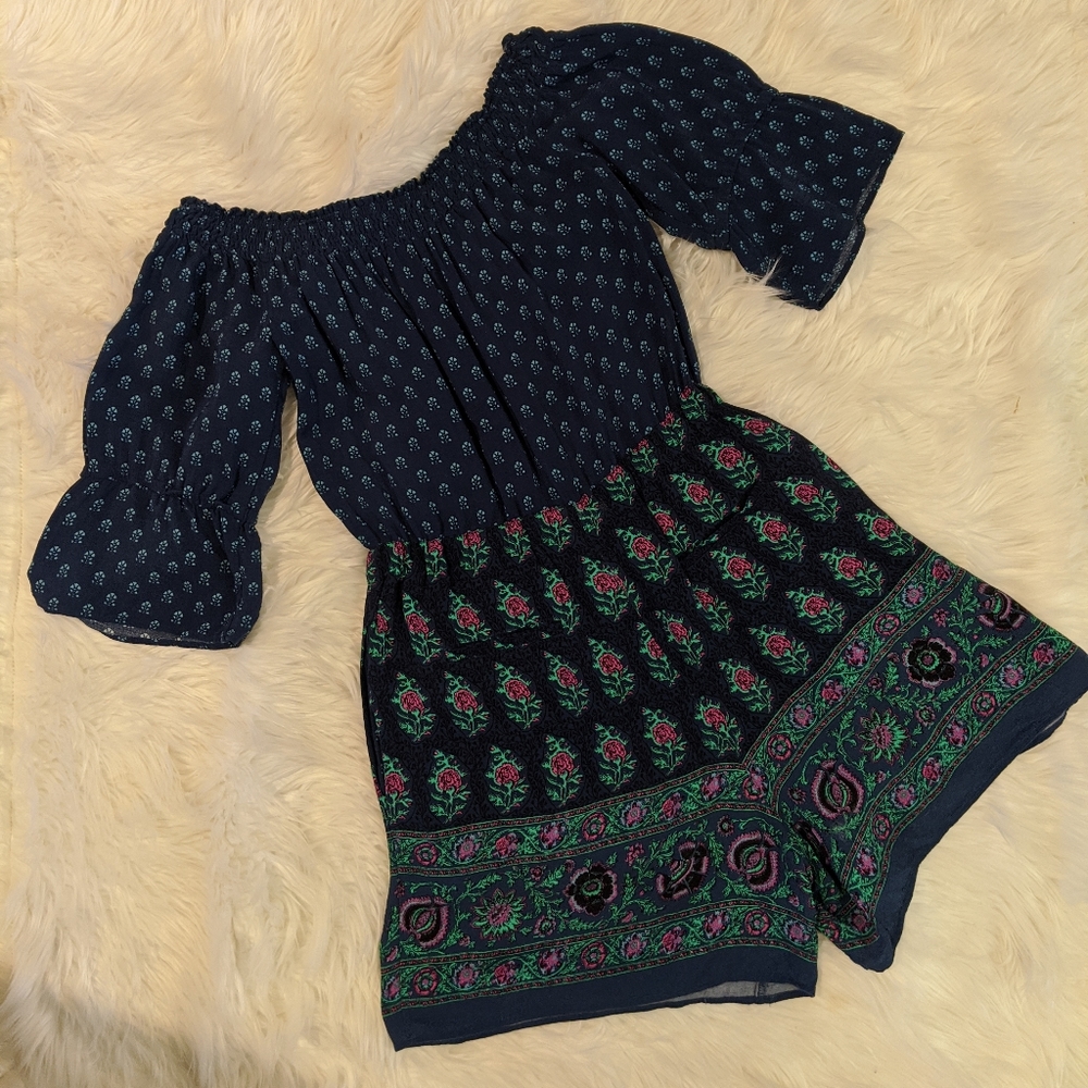 Anthropologie ett: twa Floral Romper Size Medium